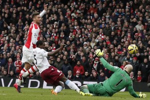 FBL-ENG-PR-ARSENAL-ASTON VILLA